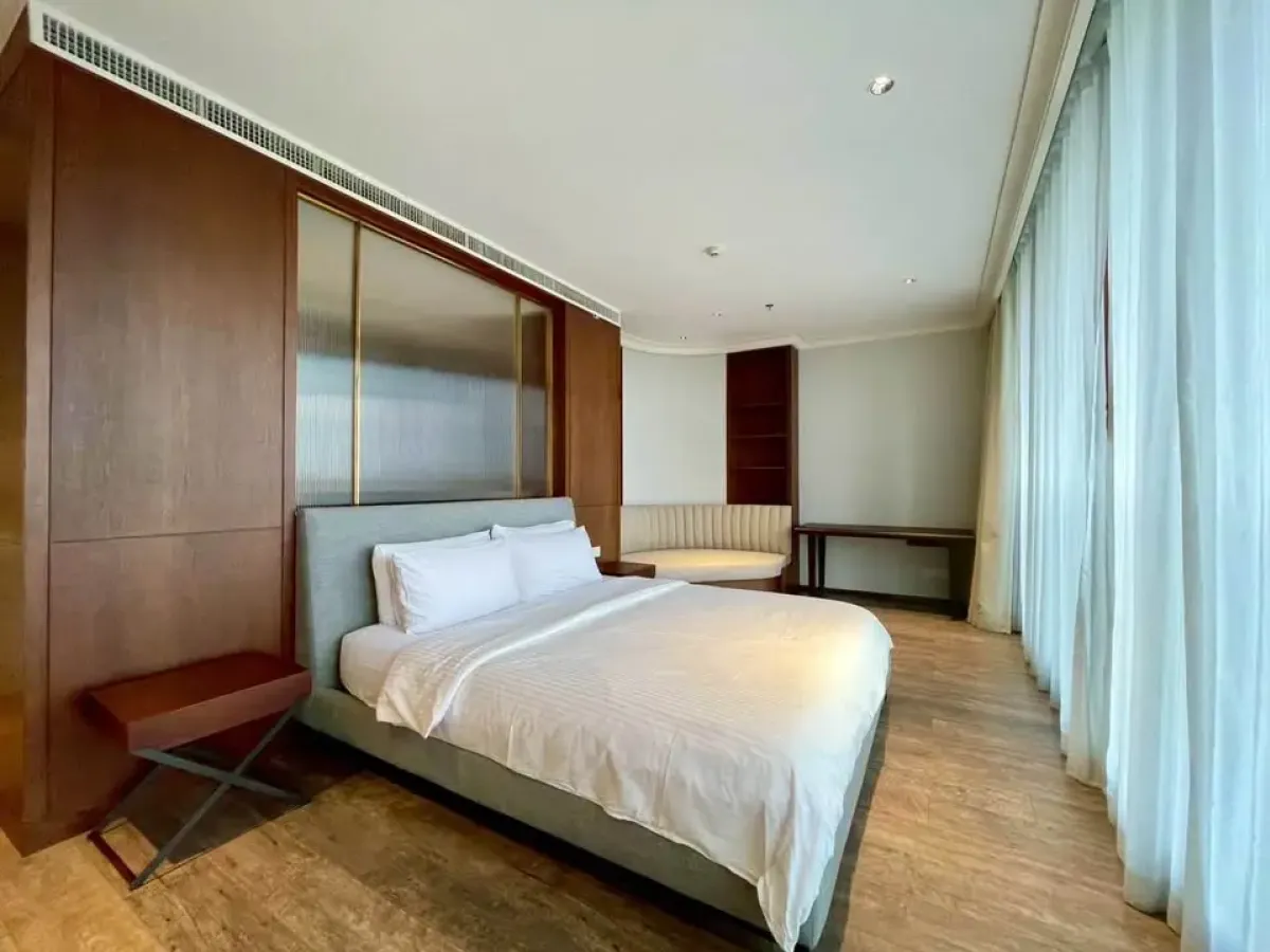For RentCondoWitthayu, Chidlom, Langsuan, Ploenchit : Noble Ploenchit 3 bedroom condo for rent