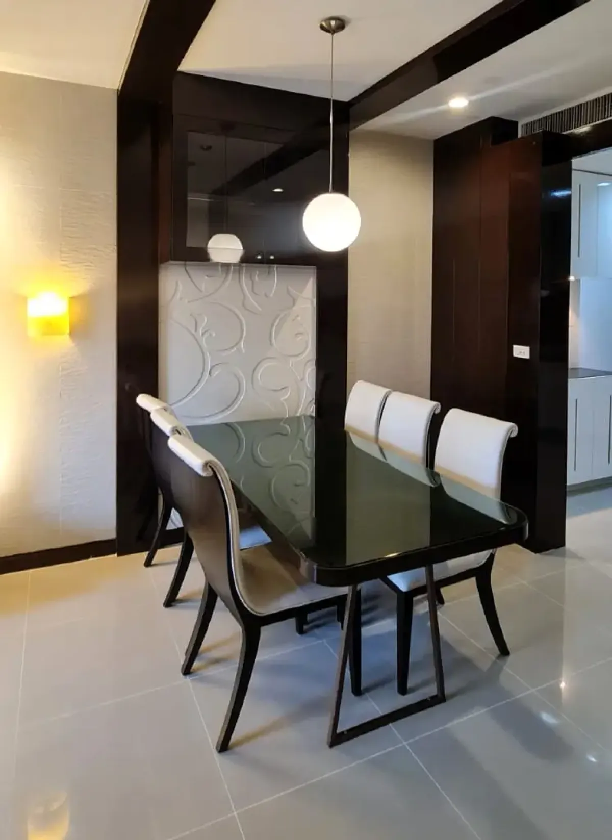 ให้เช่าคอนโดนานา : 2 bedroom condo for rent at The Prime 11