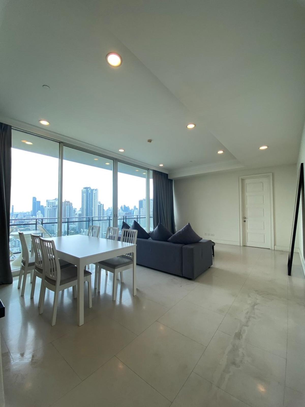 For RentCondoSukhumvit, Asoke, Thonglor : 2 bedroom condo for rent at Royce Private Residences