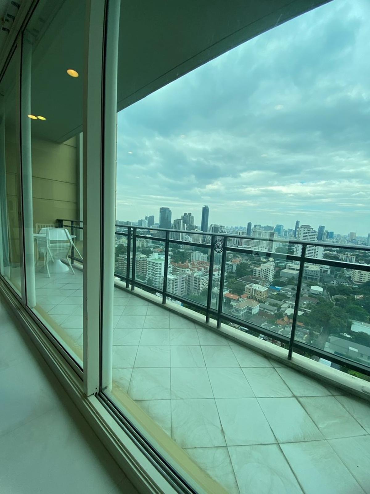 For RentCondoSukhumvit, Asoke, Thonglor : 2 bedroom condo for rent at Royce Private Residences