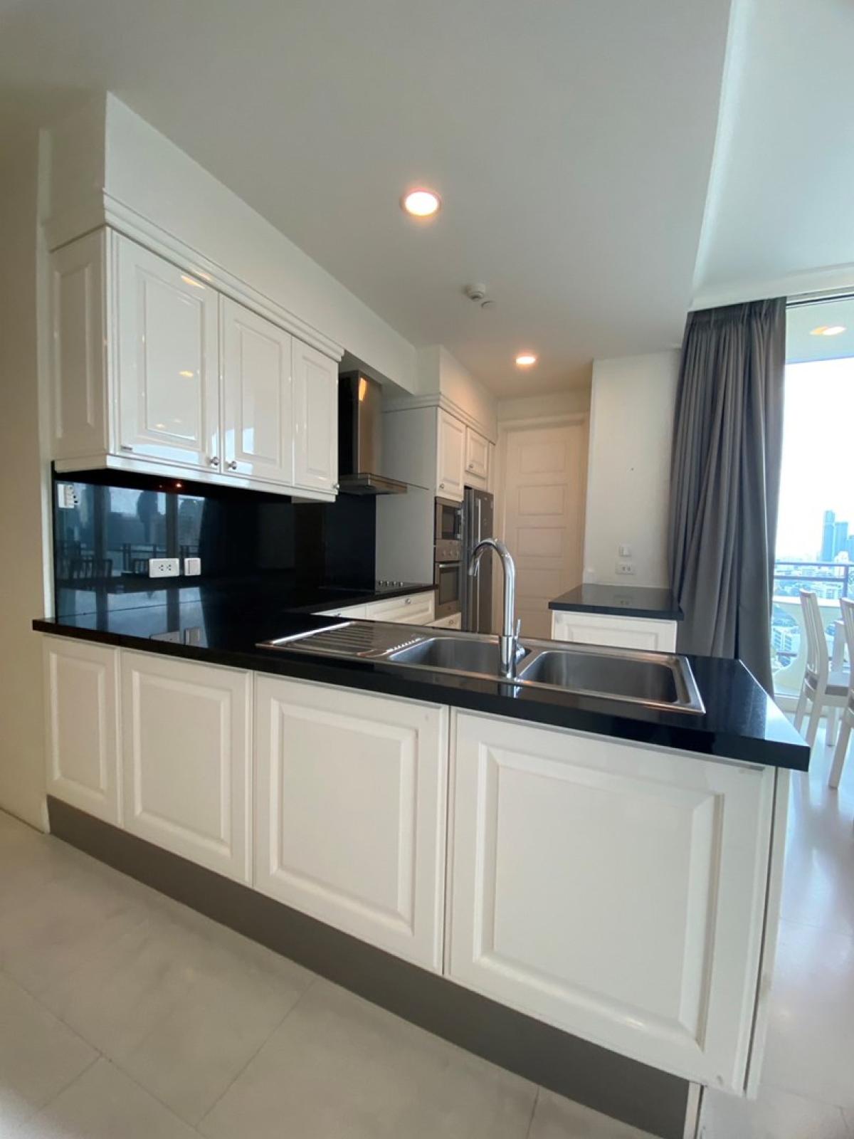 For RentCondoSukhumvit, Asoke, Thonglor : 2 bedroom condo for rent at Royce Private Residences