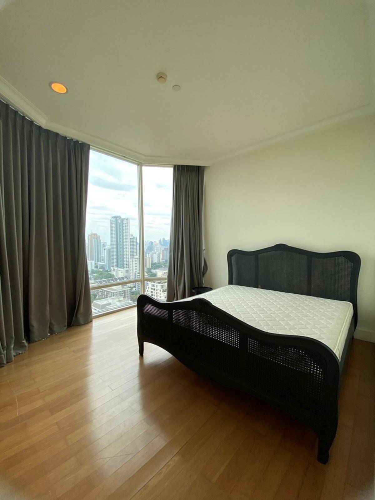 For RentCondoSukhumvit, Asoke, Thonglor : 2 bedroom condo for rent at Royce Private Residences
