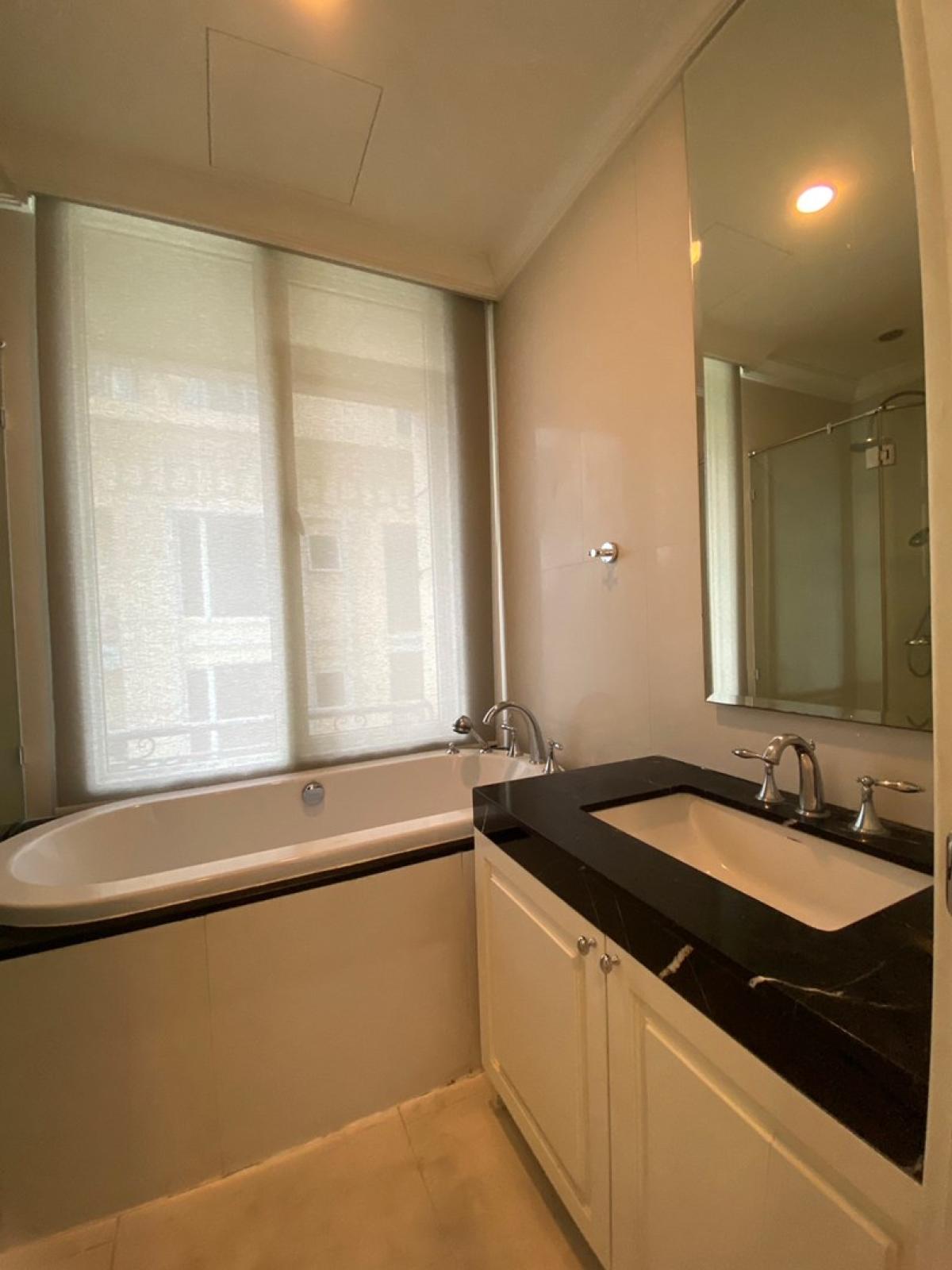 For RentCondoSukhumvit, Asoke, Thonglor : 2 bedroom condo for rent at Royce Private Residences