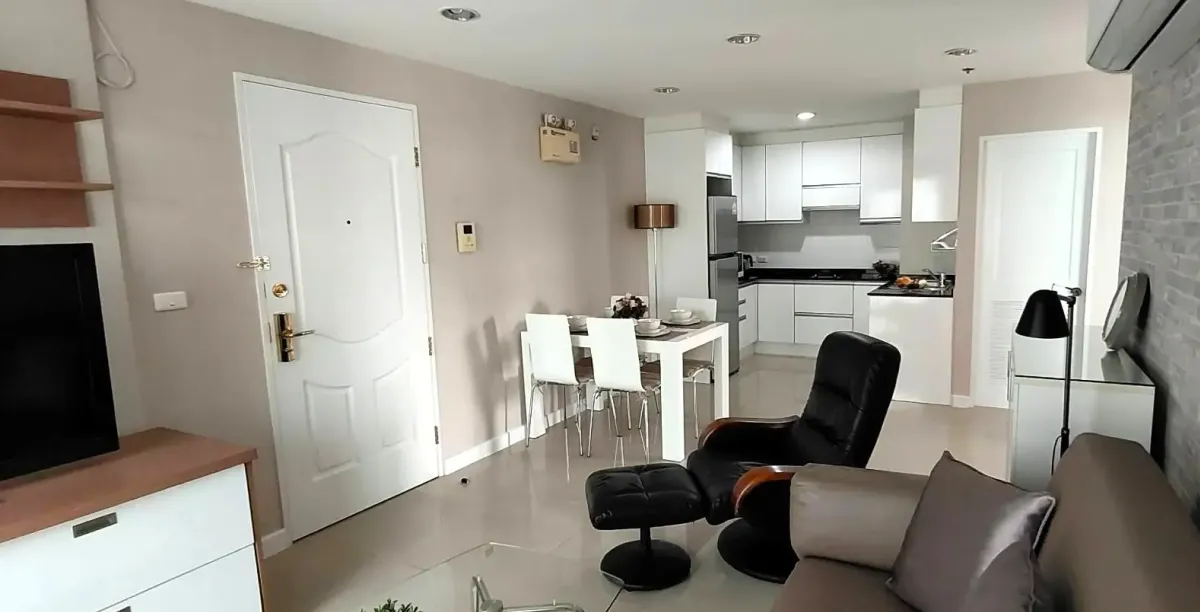 For RentCondoSukhumvit, Asoke, Thonglor : Serene Place Sukhumvit 24 Two bedroom condo for rent