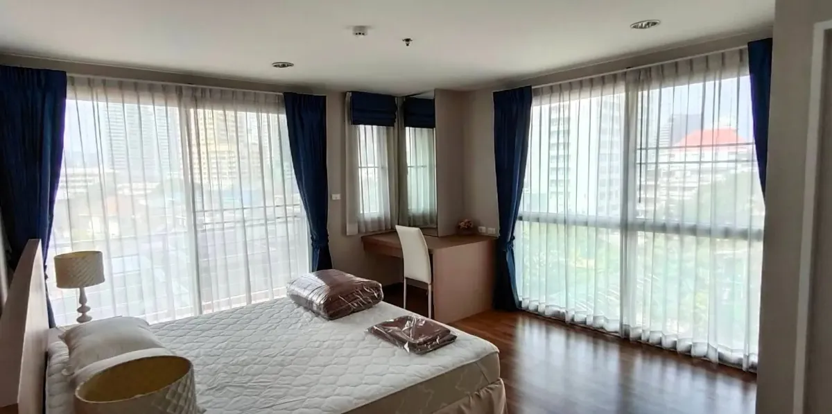 For RentCondoSukhumvit, Asoke, Thonglor : Serene Place Sukhumvit 24 Two bedroom condo for rent