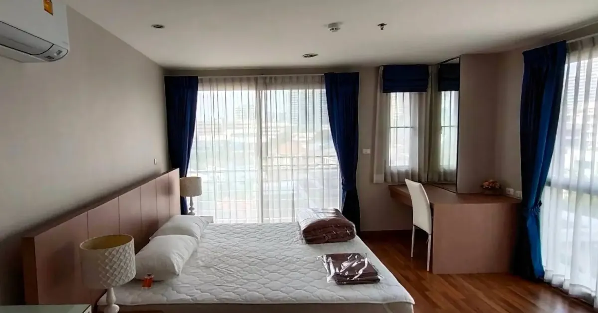 For RentCondoSukhumvit, Asoke, Thonglor : Serene Place Sukhumvit 24 Two bedroom condo for rent