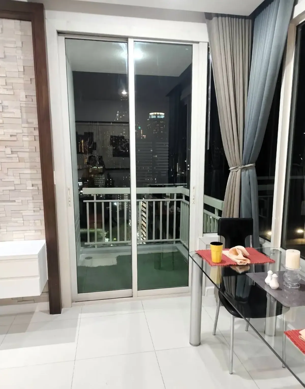 ให้เช่าคอนโดวิทยุ ชิดลม หลังสวน : Manhattan Chidlom 2 bedroom condo for rent