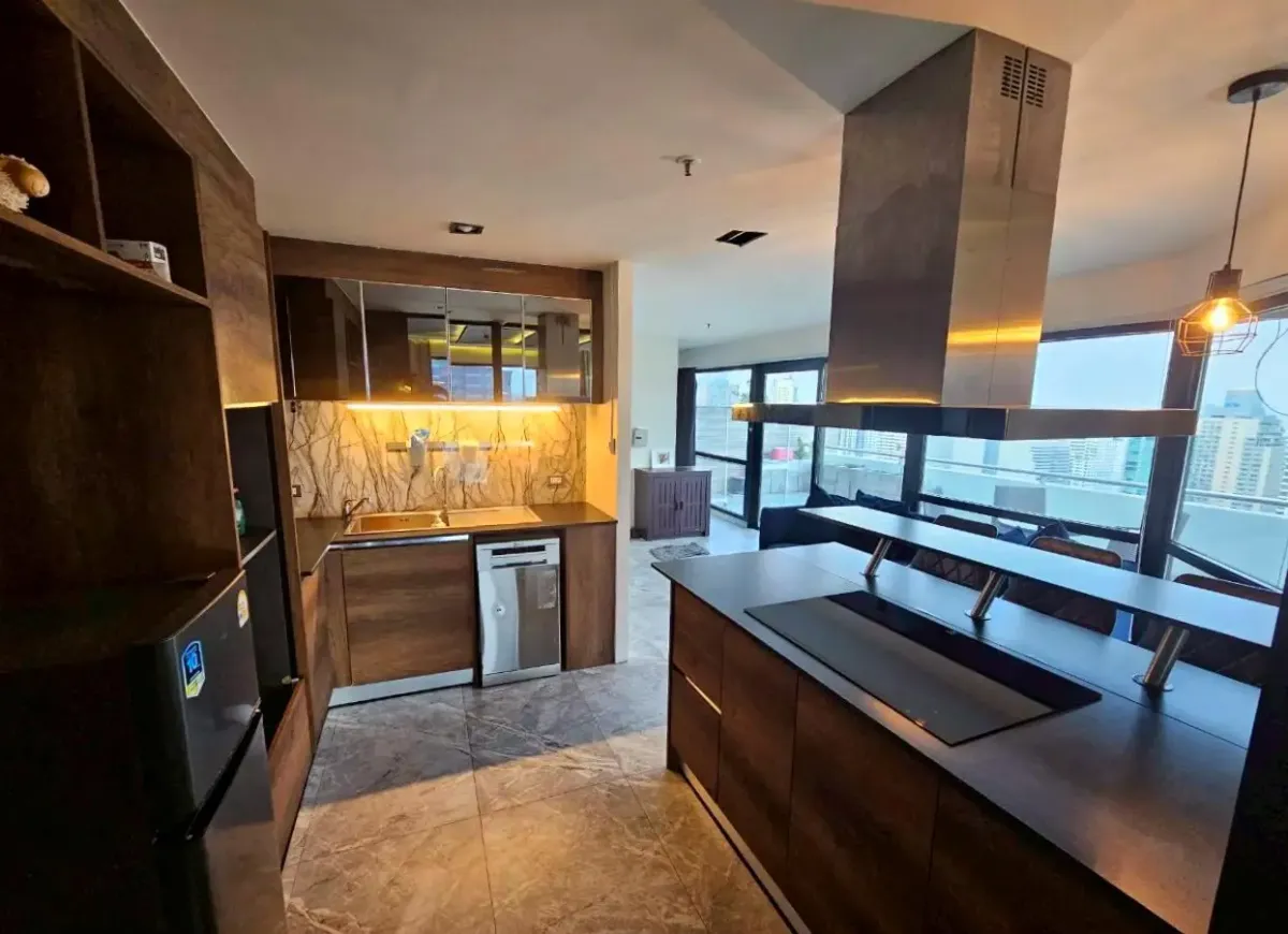 ขายคอนโดนานา : Sukhumvit Suite 1 bedroom condo for sale