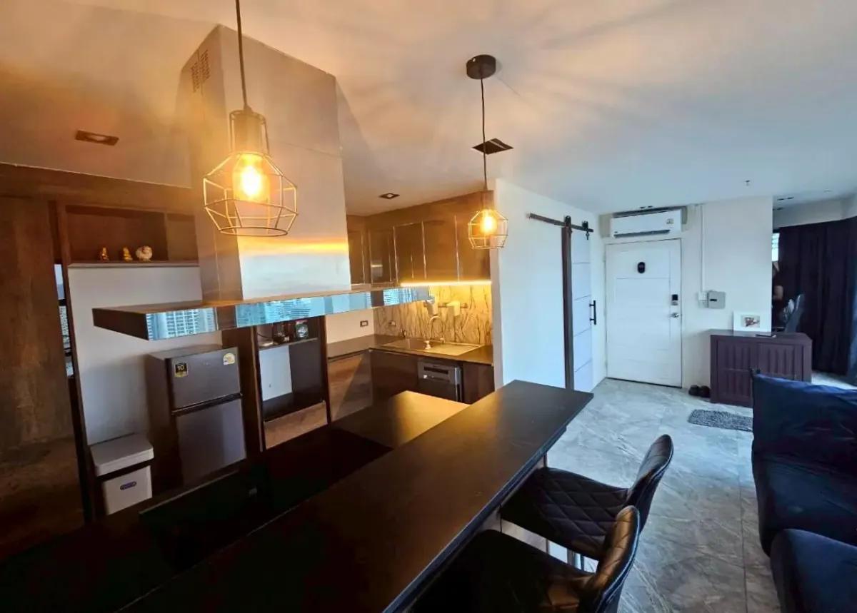ขายคอนโดนานา : Sukhumvit Suite 1 bedroom condo for sale