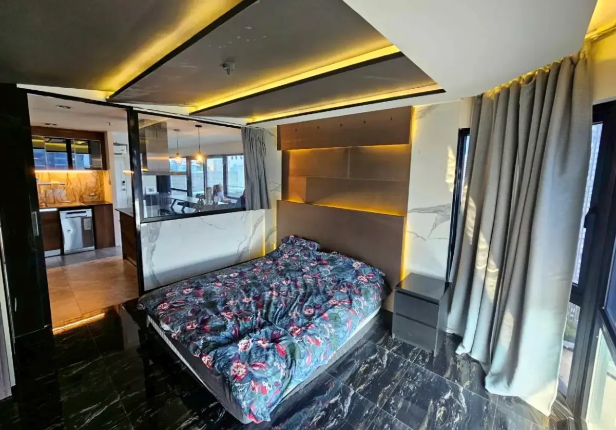 ขายคอนโดนานา : Sukhumvit Suite 1 bedroom condo for sale