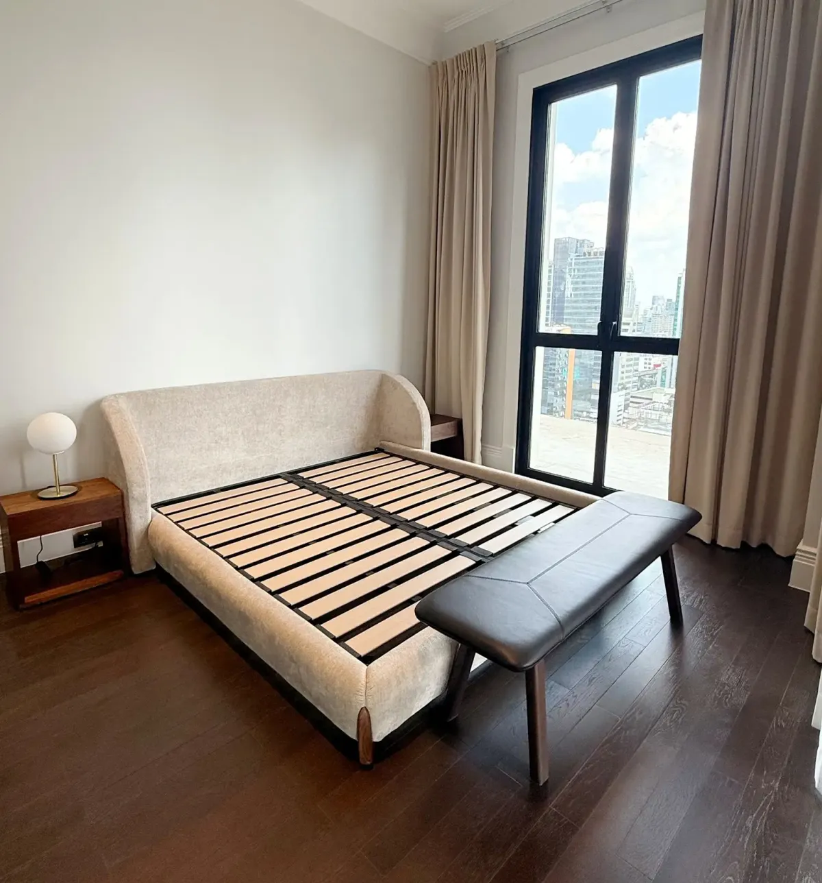 คอนโดวิทยุ ชิดลม หลังสวน : 98 Wireless 2 bedroom property for sale and rent