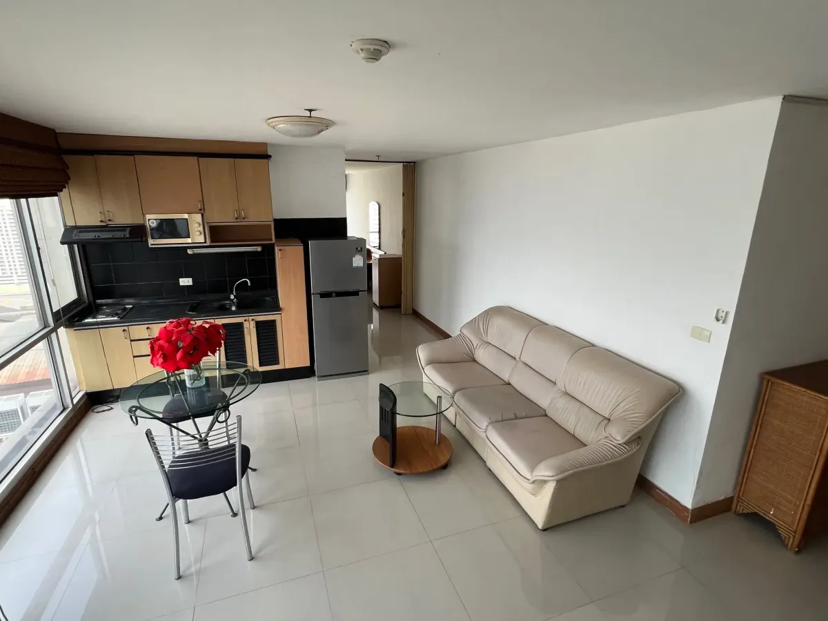 ขายคอนโดนานา : Sukhumvit Suite 1 bedroom condo for sale