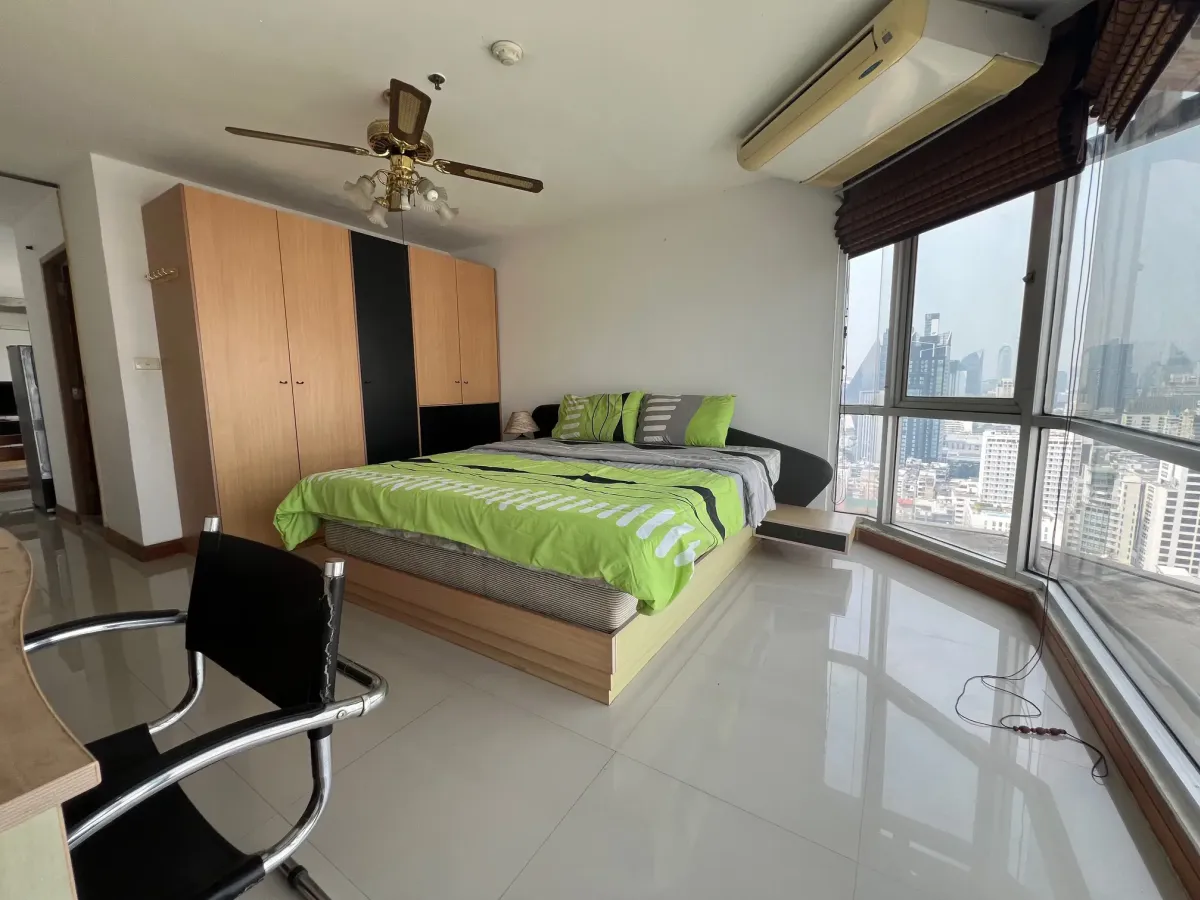 ขายคอนโดนานา : Sukhumvit Suite 1 bedroom condo for sale