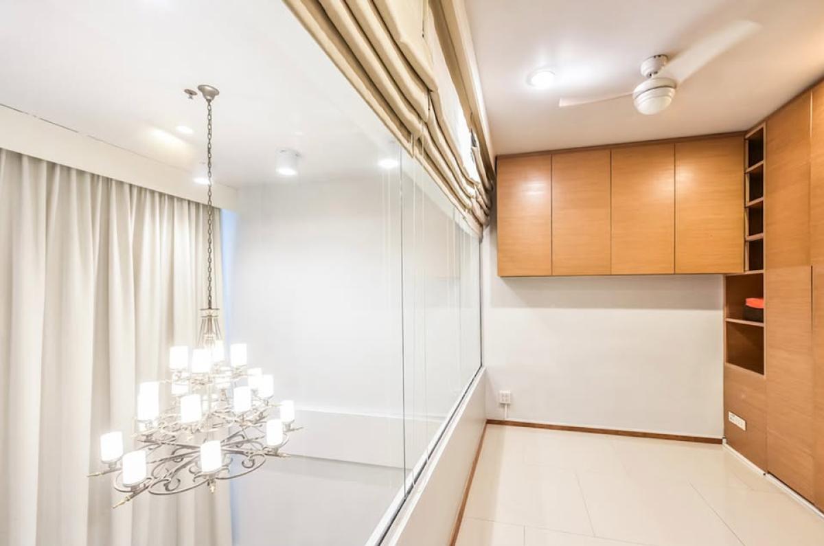 ให้เช่าคอนโดสาทร นราธิวาส : 03/04/2026, วิวใจกลางเมือง! 2 ห้องนอน The Empire Place ใกล้ BTS ช่องนนทรี 
เช่าเพียง 45,000 บาท/เดือน ขนาด 108 ตร.ม. พร้อมสิ่งอำนวยความสะดวกครบครัน! 0642748883