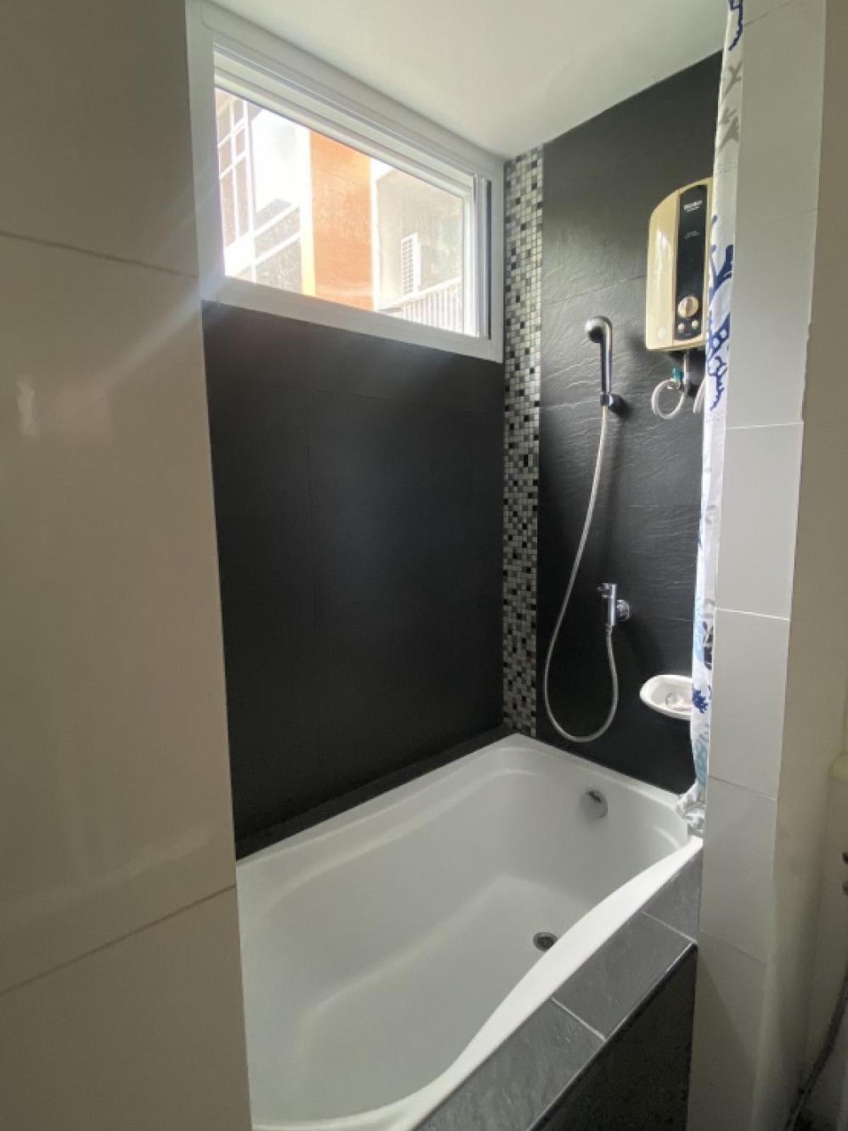 ขายคอนโดปทุมธานี รังสิต ธรรมศาสตร์ : 03/04/2026, รวมค่าโอนคอนโดใจกลางเอกมัย 2 ห้องนอน 67.8 ตร.ม. 
พร้อมอยู่ ใกล้ BTS เอกมัย เพียง 5.3 ลบ.! 0642748883