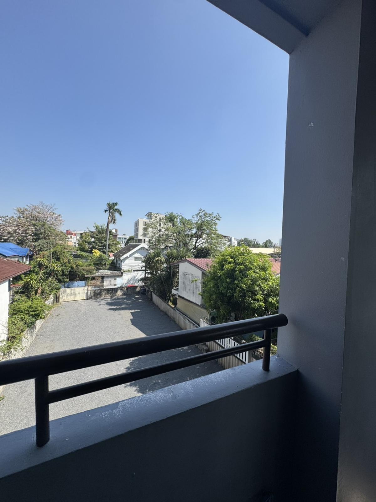 For SaleCondoSathorn, Narathiwat : 03/04/2026, Luxury condo 1 bedroom in the heart of Sathorn, close to BTS Lumpini
For sale 4.8 million THB / Rent 19,000 THB, fully equipped with facilities! 0642748883
