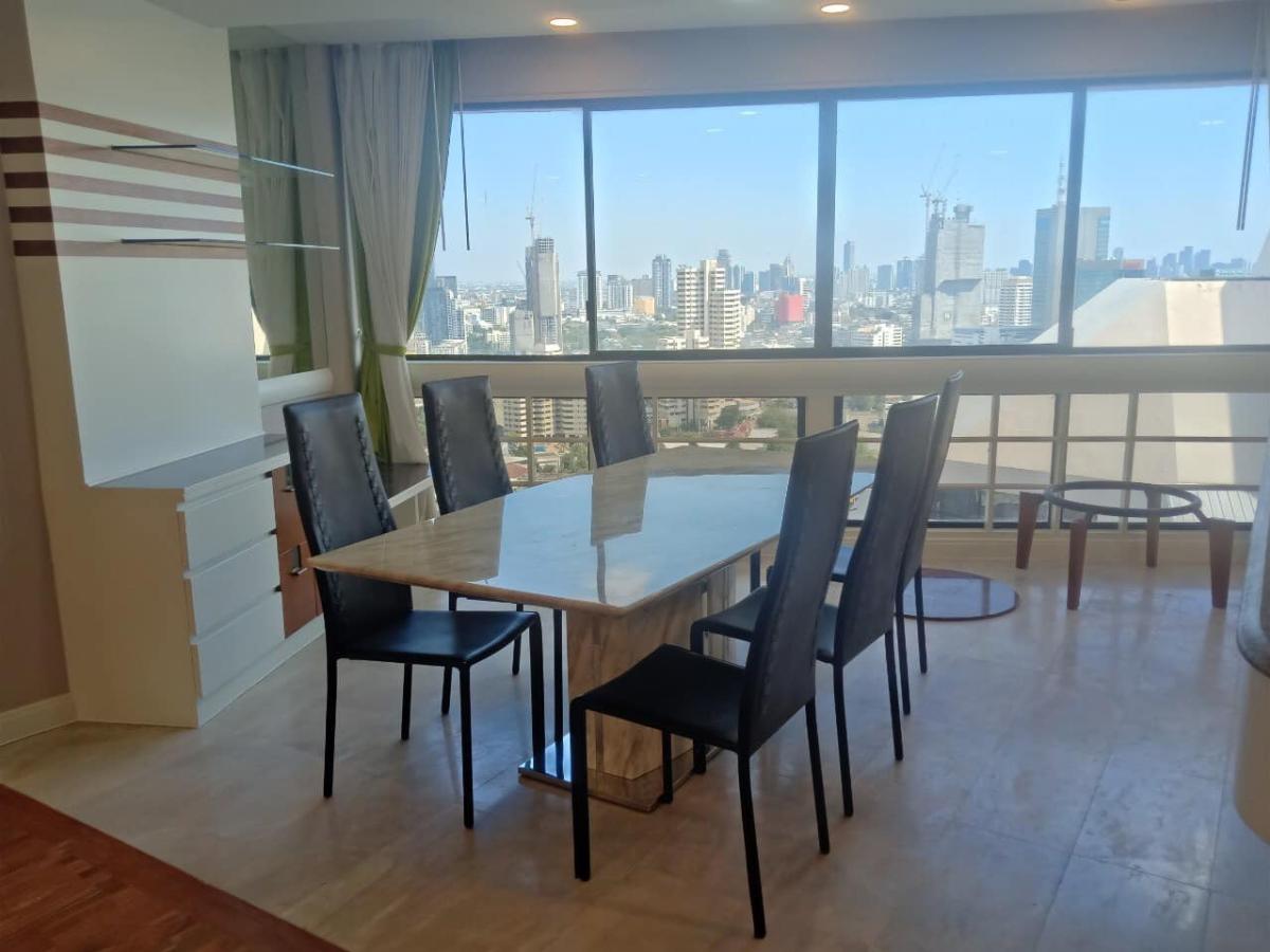 For RentCondoSukhumvit, Asoke, Thonglor : 03/04/2026, Luxurious and ready to move in! 3 bedrooms, 3 bathrooms at President Park Sukhumvit 24
Rent for only 85,000 THB/month, close to BTS with complete amenities! 0642748883