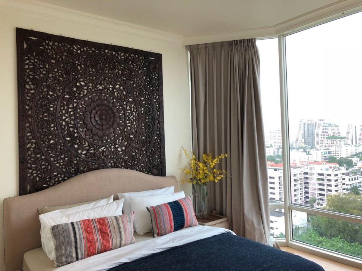 For SaleCondoSukhumvit, Asoke, Thonglor : 03/04/2026, Close to BTS Phrom Phong! Royce Private Residences 2 bedrooms 23 million
Luxury living in the city center with a swimming pool, fitness center, and English-style garden! 0642748883
