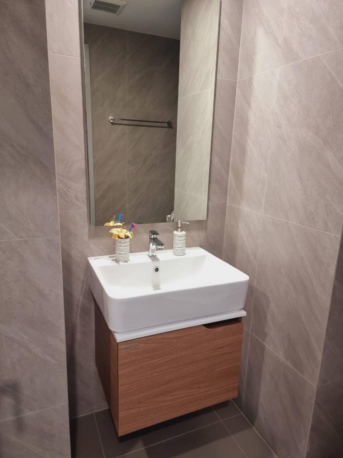 ให้เช่าคอนโดสยาม จุฬา สามย่าน : 03/04/2026, เช่าคอนโด IDEO Chula-Samyan 2 ห้องนอน ราคาพิเศษ ใกล้ BTS/MRT สามย่าน 
ชีวิตทันสมัย Sky Pool ฟิตเนส 24 ชม. เริ่มเพียง 48,000 บ./ด. 0642748883