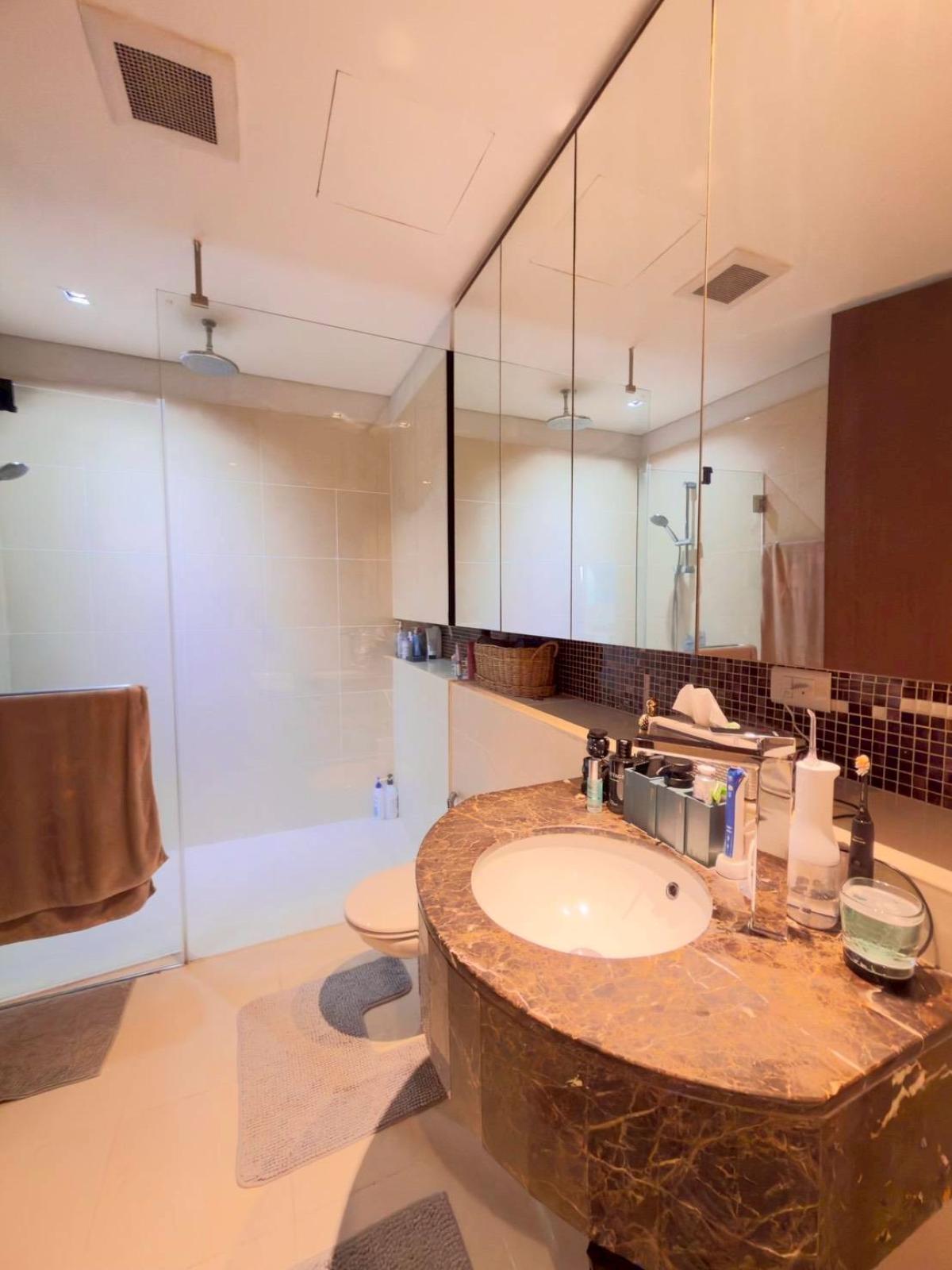 For RentCondoSukhumvit, Asoke, Thonglor : 03/04/2026, Rent a luxury condo The Lakes 2 bedrooms in the heart of Asoke!
Spacious 150 sqm. Near EmQuartier, BTS Asoke for only 90,000 THB/month. 0642748883