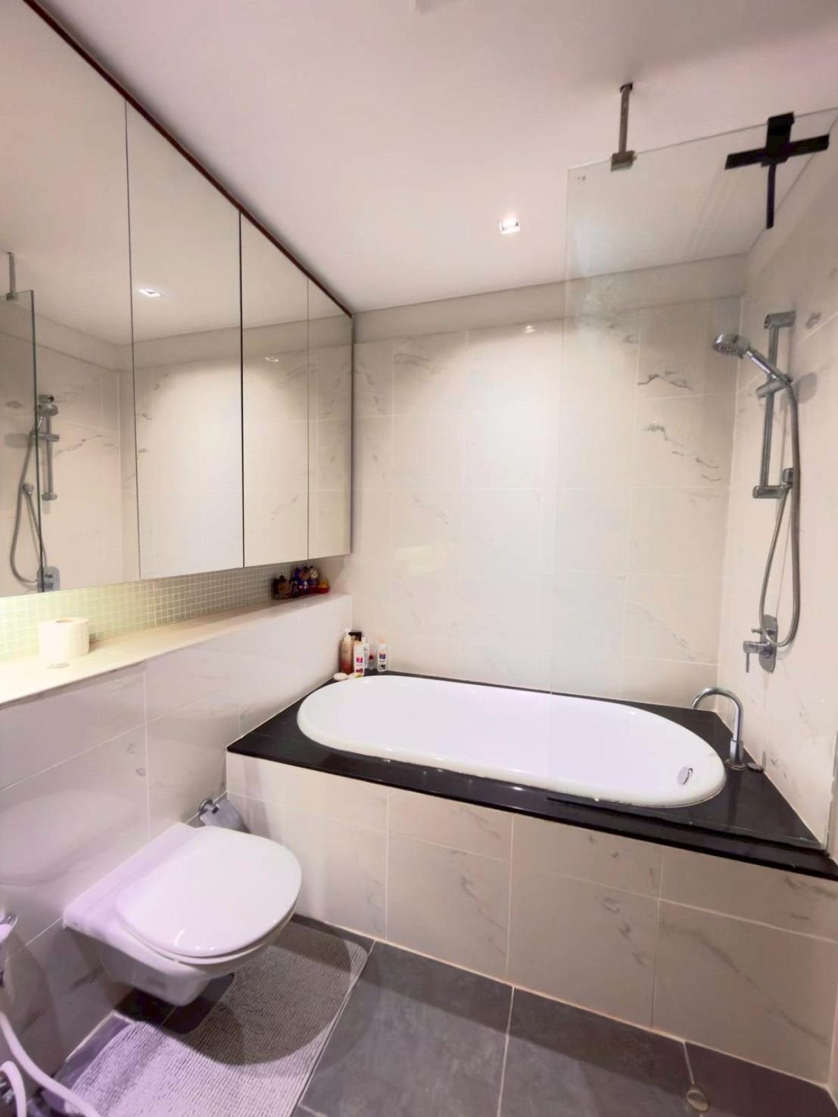 For RentCondoSukhumvit, Asoke, Thonglor : 03/04/2026, Rent a luxury condo The Lakes 2 bedrooms in the heart of Asoke!
Spacious 150 sqm. Near EmQuartier, BTS Asoke for only 90,000 THB/month. 0642748883