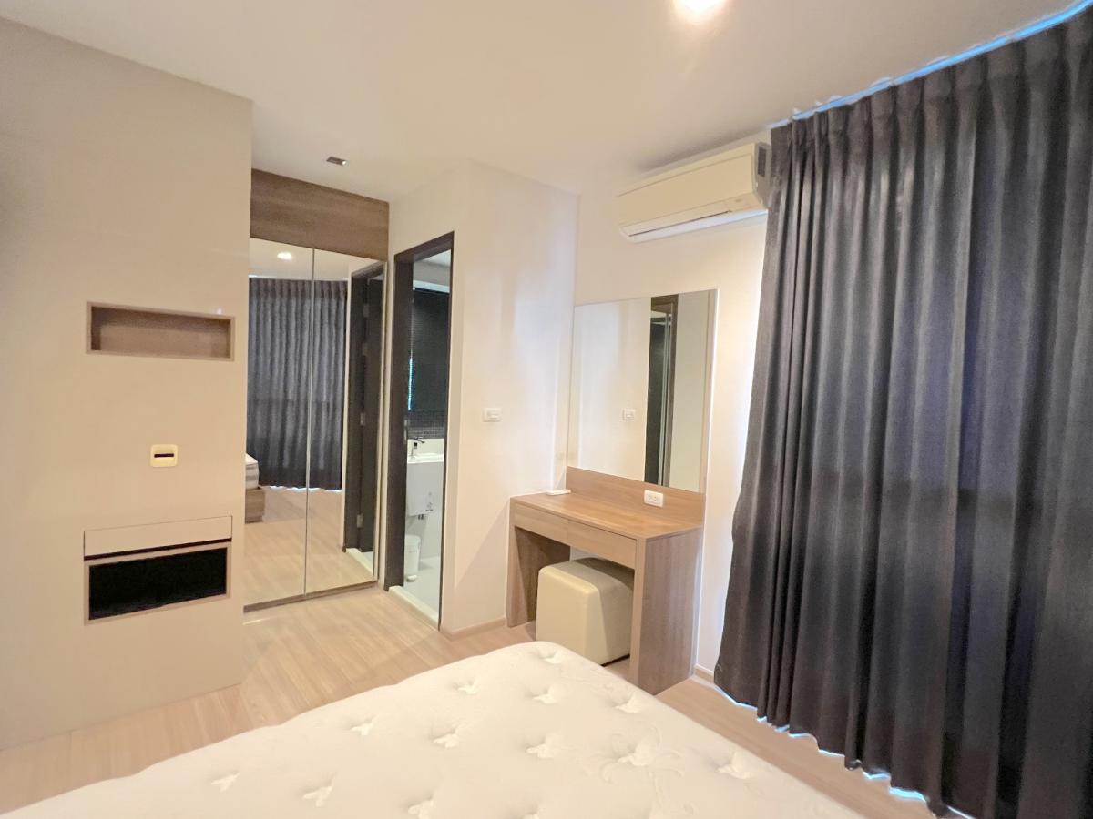 For SaleCondoSathorn, Narathiwat : 03/04/2026, Condo in the heart of Sathorn, 38 sq.m., special price 4.52 million THB, close to BTS Taksin Bridge!
Hurry to own this unit at RHYTHM Sathorn! 0642748883
