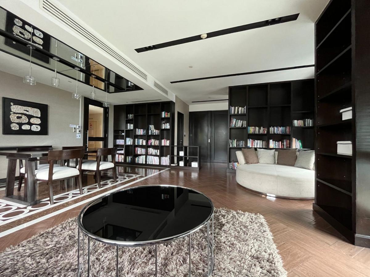 ให้เช่าคอนโดพระราม 9 เพชรบุรีตัดใหม่ RCA : 03/04/2026, เช่าคอนโด Villa Asoke 1นอน 23,000บ./ด. ใจกลางเพชรบุรี ใกล้ BTS/MRT! 
พร้อมสิ่งอำนวยความสะดวกครบครัน ขนาด 40 ตร.ม. พร้อมเข้าอยู่! 0642748883