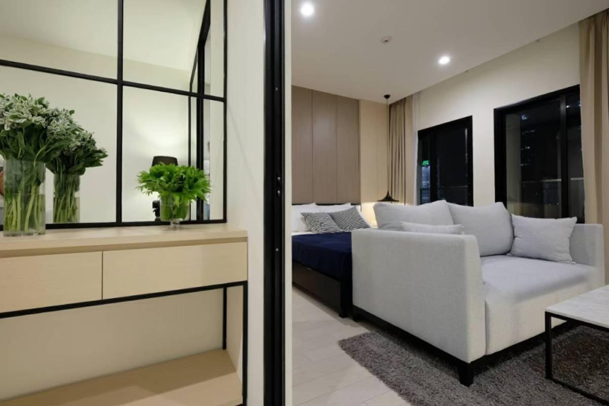 For SaleCondoWitthayu, Chidlom, Langsuan, Ploenchit : 03/04/2026, Luxury condo Noble Ploenchit near BTS with complete features
1 bedroom 46 sq.m. priced at only 9.9 million THB. Hurry and book today! 0642748883
