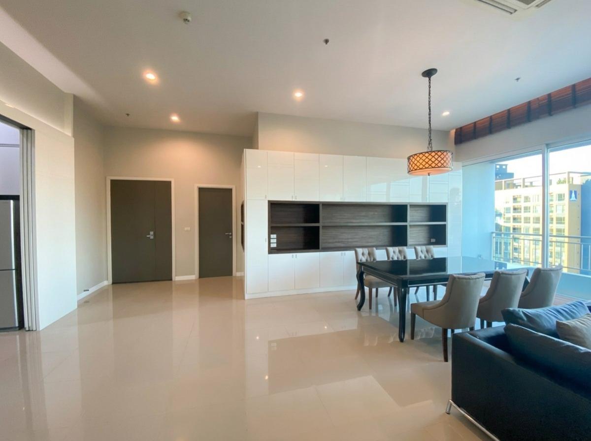 ขายคอนโดพระราม 9 เพชรบุรีตัดใหม่ RCA : 03/04/2026, หรูหรากว้างขวาง 3 ห้องนอน Circle Condominium ใจกลางเพชรบุรี 
ขาย 25.5 ล้าน หรือเช่าเพียง 85,000 บาท/เดือน พร้อมสิ่งอำนวยความสะดวกครบ! 0642748883