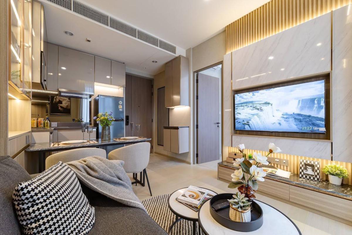 For RentCondoRatchathewi,Phayathai : 03/04/2026, In the heart of Phaya Thai! The Extro condo special price 30,000 baht/month
Close to BTS/MRT with complete amenities, perfect for every lifestyle! 0642748883