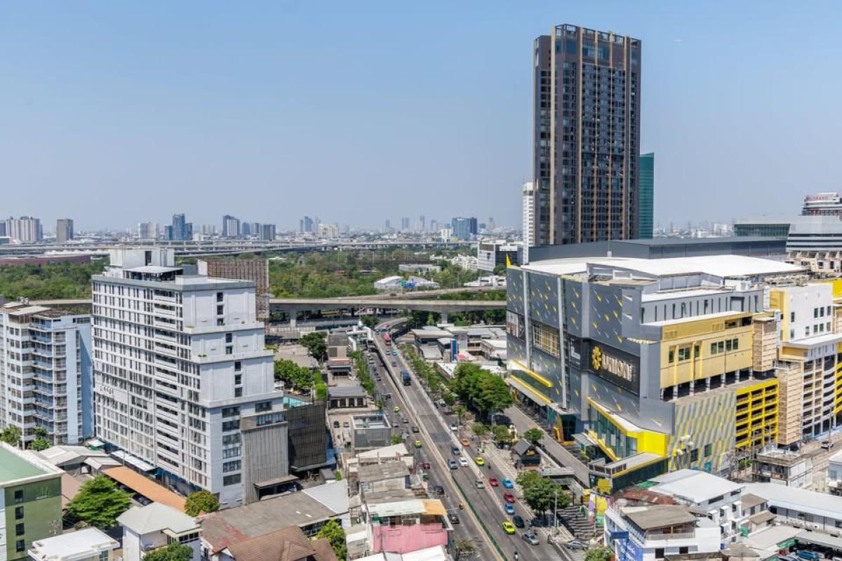 For RentCondoLadprao, Central Ladprao : 03/04/2026, Rent a condo at Metris District Ladprao, 2 bedrooms, close to BTS/MRT, with complete amenities
Only 32,000 baht/month, a quality life in the heart of Ladprao! 0642748883