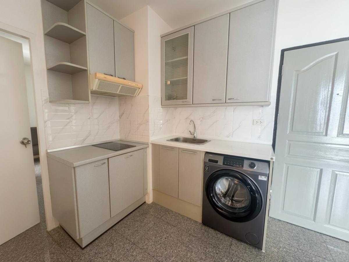 For RentCondoRatchathewi,Phayathai : 03/04/2026, Rent a 2-bedroom condo near BTS Phaya Thai for 26,000 baht
Located in the city center, close to Siam Paragon-Chulalongkorn University, with complete amenities! 0642748883