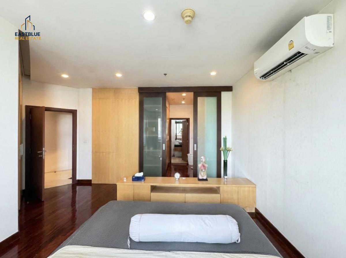 For RentCondoSathorn, Narathiwat : 03/04/2026, Luxury condo with 2 bedrooms, large size of 108 sq.m., near BTS Chong Nonsi
For rent at only 35,000 baht/month at The Star Estate@Narathiwas! 0642748883