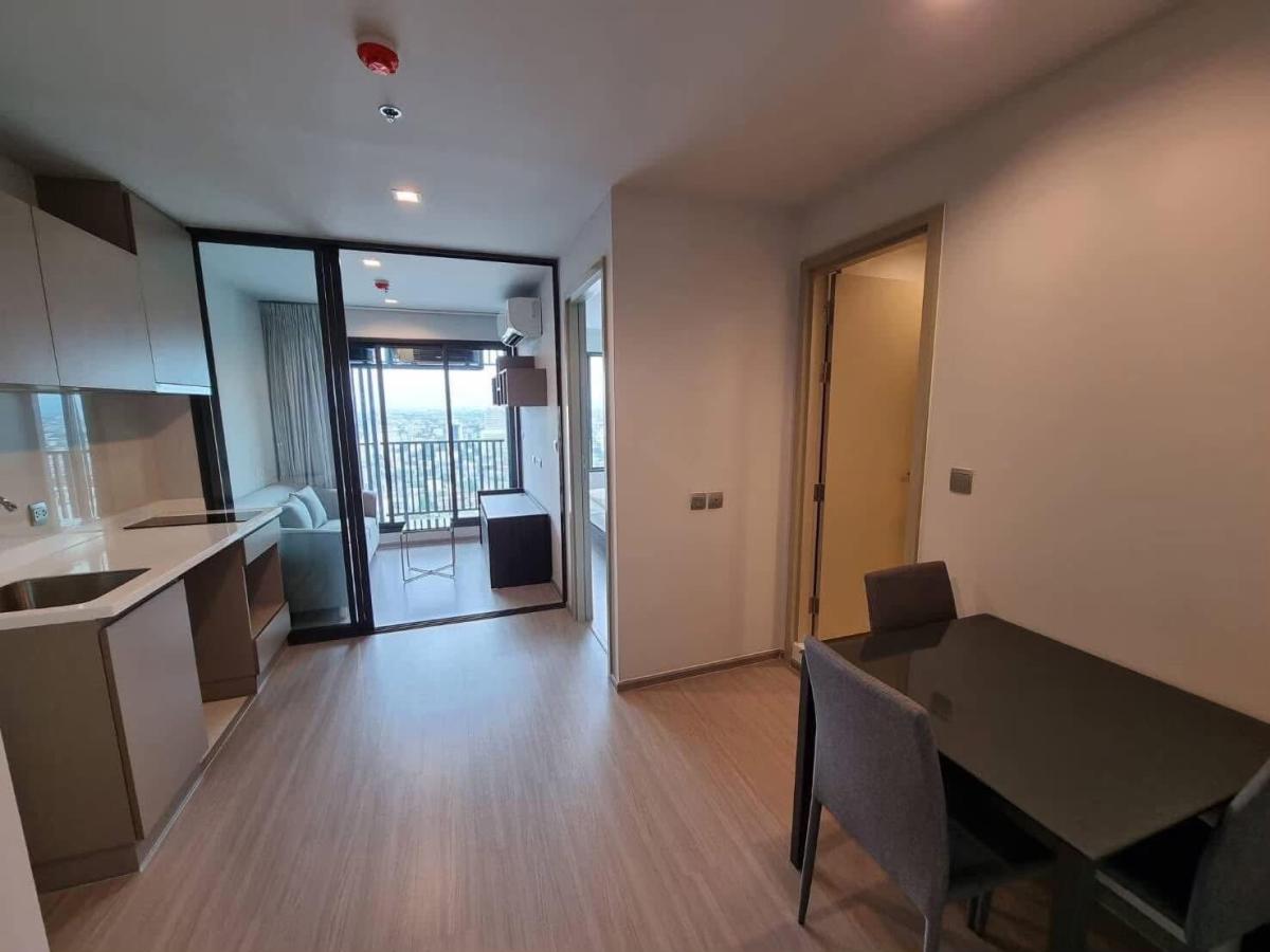 For RentCondoLadprao, Central Ladprao : 03/04/2026, Rent Life Ladprao 1 bedroom 35 sq.m. near BTS/MRT starting from 18,000 Baht/month.
With a swimming pool, fitness center, and fully equipped amenities! 0642748883