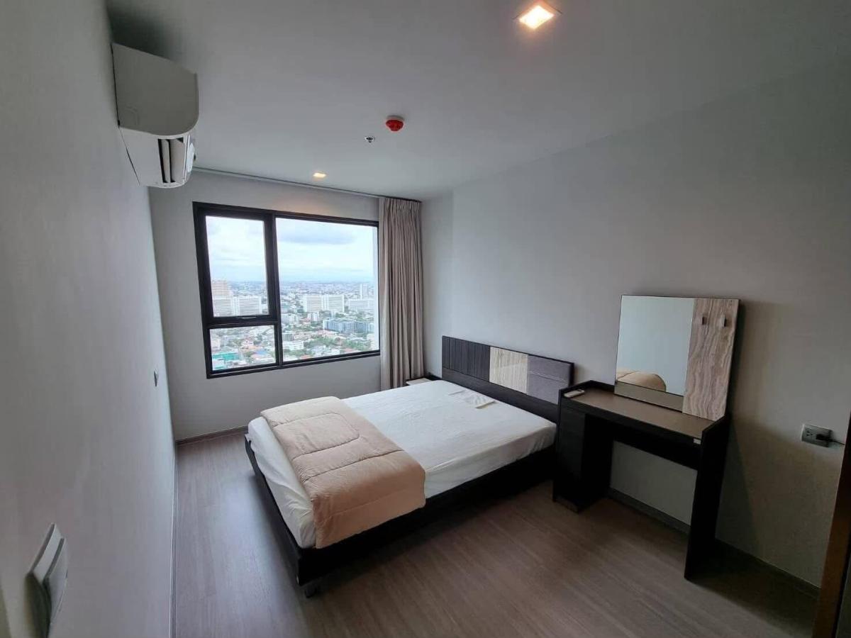 For RentCondoLadprao, Central Ladprao : 03/04/2026, Rent Life Ladprao 1 bedroom 35 sq.m. near BTS/MRT starting from 18,000 Baht/month.
With a swimming pool, fitness center, and fully equipped amenities! 0642748883