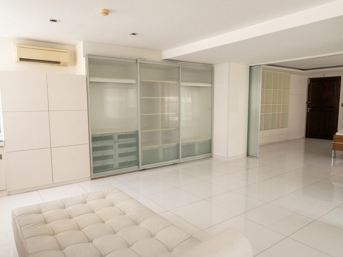 For SaleCondoWongwianyai, Charoennakor : 03/04/2026, Luxury condo 1 bedroom 81.5 sq.m. Convenient travel BTS Krung Thonburi
For sale 6.29 million / Rent 23,500 baht with complete amenities! 0642748883