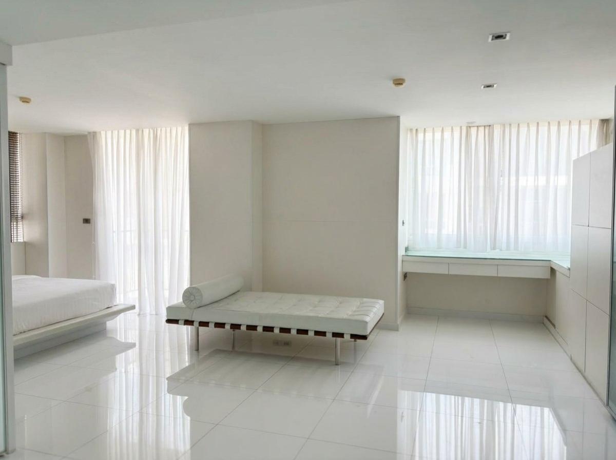 For SaleCondoWongwianyai, Charoennakor : 03/04/2026, Luxury condo 1 bedroom 81.5 sq.m. Convenient travel BTS Krung Thonburi
For sale 6.29 million / Rent 23,500 baht with complete amenities! 0642748883