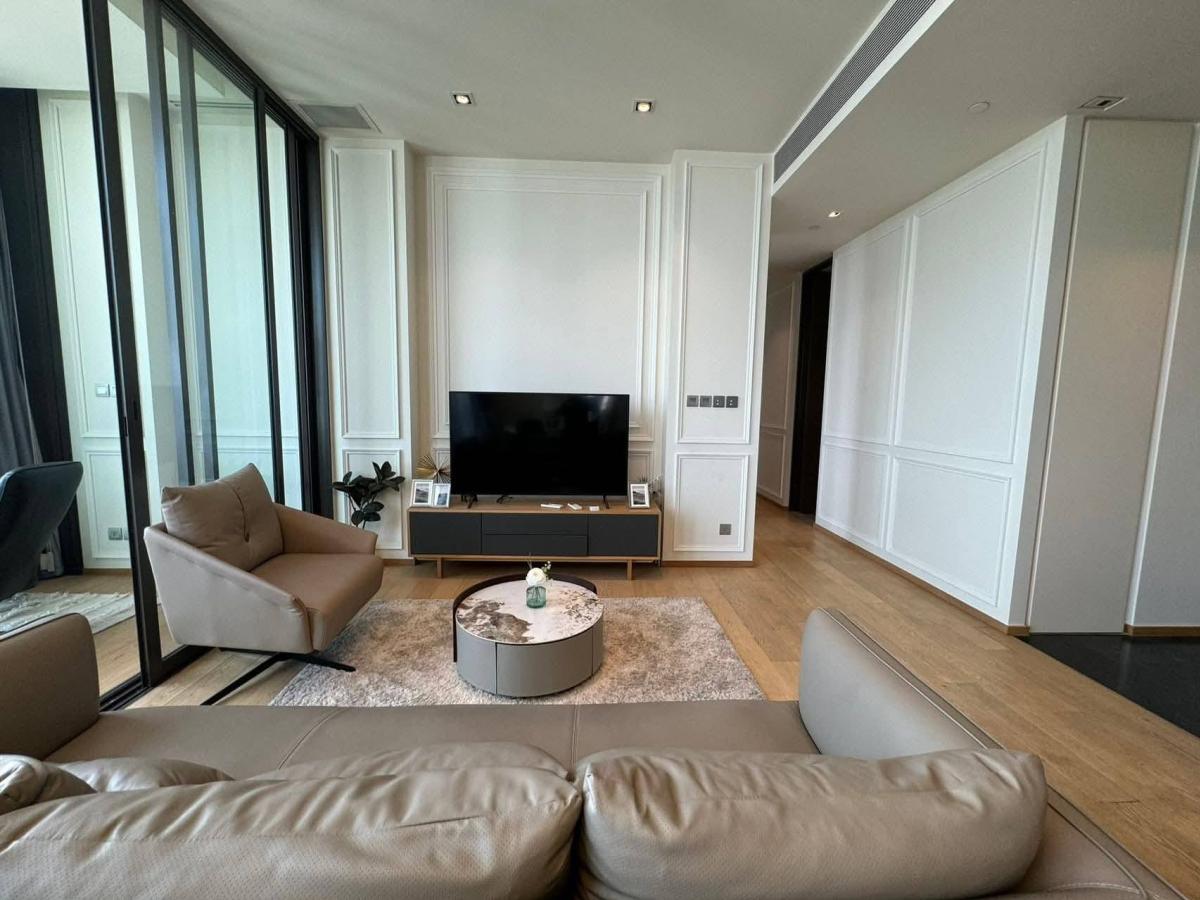 For RentCondoWitthayu, Chidlom, Langsuan, Ploenchit : 03/04/2026, Luxury 3-Bed Condo @28 Chidlom – Prime BTS Access!
127 sqm, Pool, Gym, Near Central World – Rent 155K THB! 0642748883