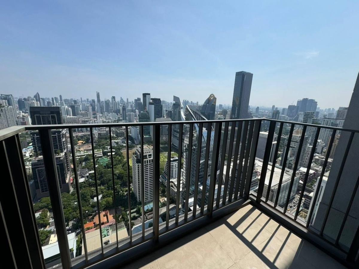 For RentCondoWitthayu, Chidlom, Langsuan, Ploenchit : 03/04/2026, Luxury 3-Bed Condo @28 Chidlom – Prime BTS Access!
127 sqm, Pool, Gym, Near Central World – Rent 155K THB! 0642748883