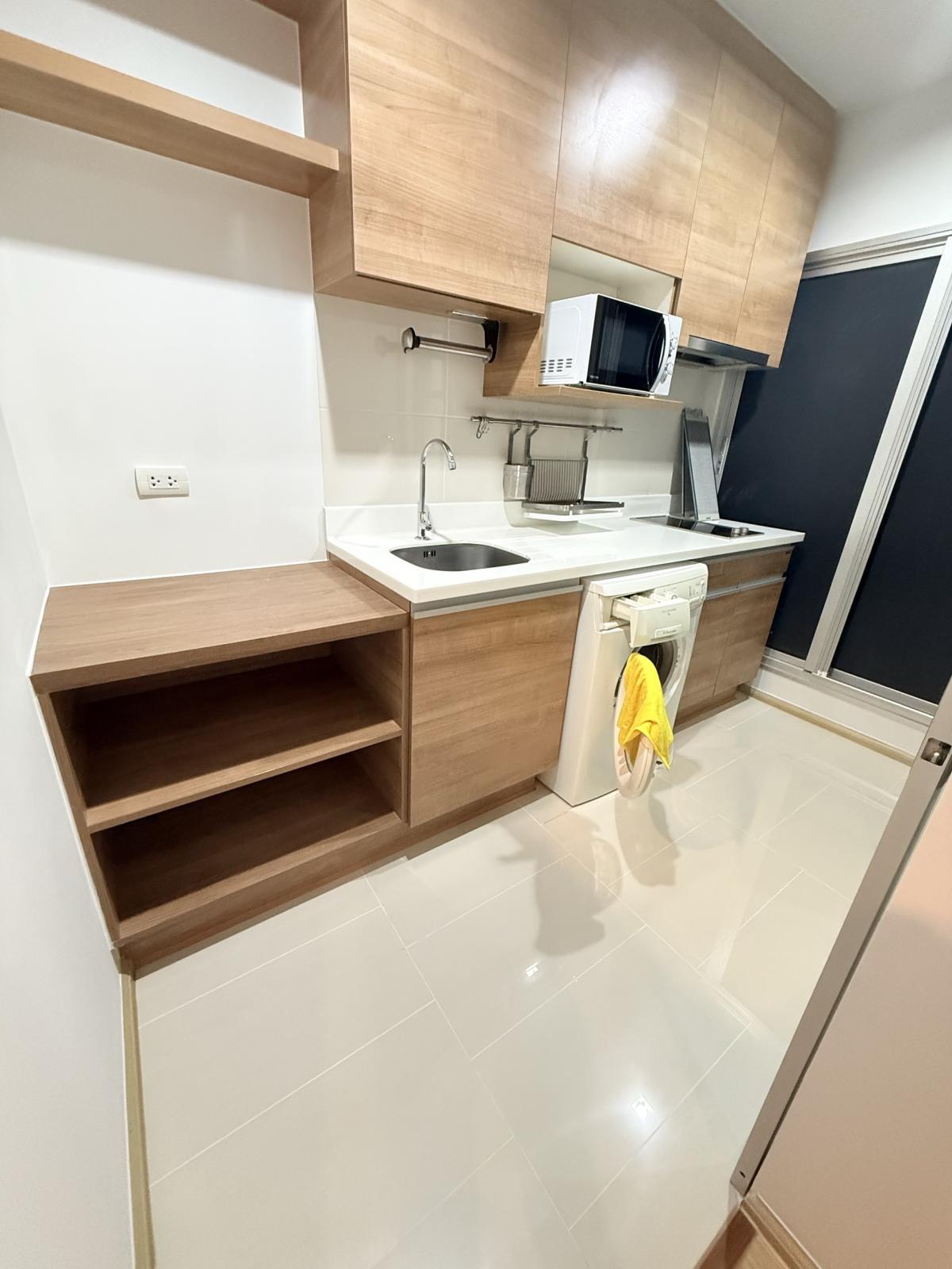 For RentCondoRatchadapisek, Huaikwang, Suttisan : 03/04/2026, Rent a condo at RHYTHM Ratchada-Huaikhwang, 1 bedroom for only 18,000 Baht/month!
Near MRT Huai Khwang, convenient for all travel and fully equipped with amenities! 0642748883