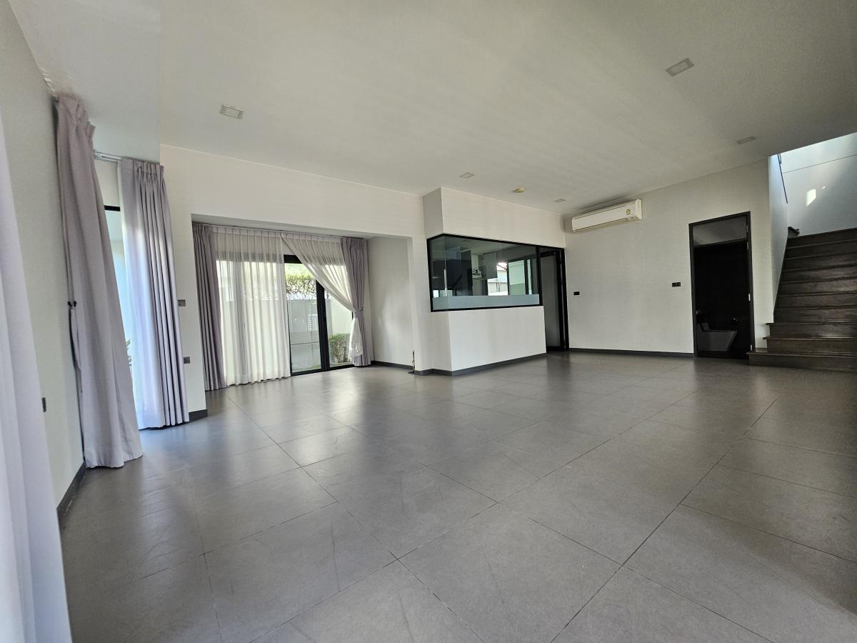 ให้เช่าทาวน์โฮมบางนา แบริ่ง ลาซาล : 03/04/2026, บ้านสวย 3 ห้องนอนใหญ่ กลางทำเลทอง บางนา กม.7 พร้อมที่ดินกว้าง 
โอกาสเป็นเจ้าของบ้านคุณภาพ สำหรับครอบครัว ลงตัวทุกการใช้ชีวิต 0642748883