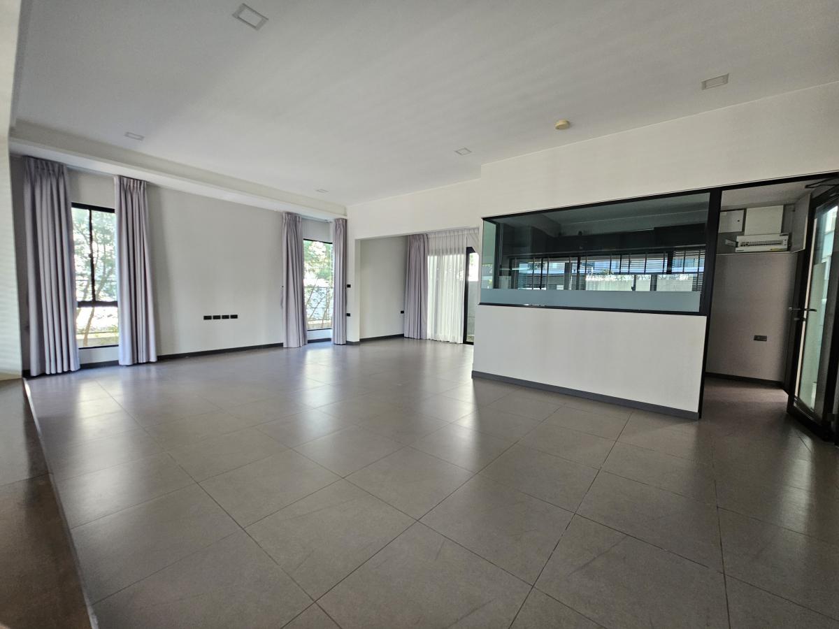 ให้เช่าทาวน์โฮมบางนา แบริ่ง ลาซาล : 03/04/2026, บ้านสวย 3 ห้องนอนใหญ่ กลางทำเลทอง บางนา กม.7 พร้อมที่ดินกว้าง 
โอกาสเป็นเจ้าของบ้านคุณภาพ สำหรับครอบครัว ลงตัวทุกการใช้ชีวิต 0642748883