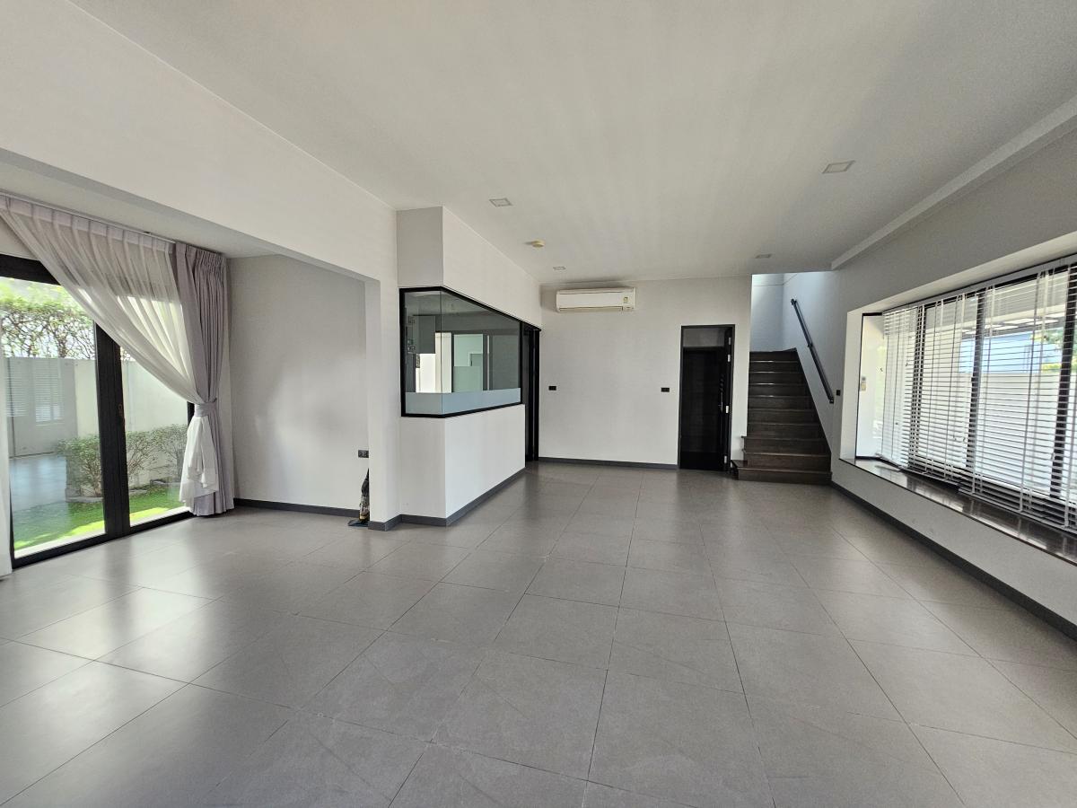 ให้เช่าทาวน์โฮมบางนา แบริ่ง ลาซาล : 03/04/2026, บ้านสวย 3 ห้องนอนใหญ่ กลางทำเลทอง บางนา กม.7 พร้อมที่ดินกว้าง 
โอกาสเป็นเจ้าของบ้านคุณภาพ สำหรับครอบครัว ลงตัวทุกการใช้ชีวิต 0642748883