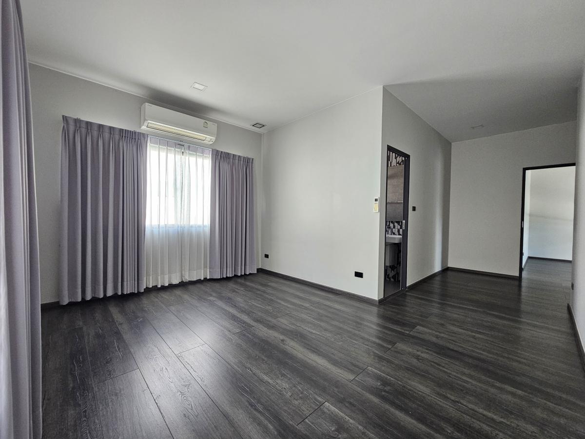 ให้เช่าทาวน์โฮมบางนา แบริ่ง ลาซาล : 03/04/2026, บ้านสวย 3 ห้องนอนใหญ่ กลางทำเลทอง บางนา กม.7 พร้อมที่ดินกว้าง 
โอกาสเป็นเจ้าของบ้านคุณภาพ สำหรับครอบครัว ลงตัวทุกการใช้ชีวิต 0642748883