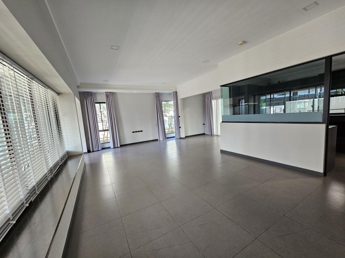 ให้เช่าทาวน์โฮมบางนา แบริ่ง ลาซาล : 03/04/2026, บ้านสวย 3 ห้องนอนใหญ่ กลางทำเลทอง บางนา กม.7 พร้อมที่ดินกว้าง 
โอกาสเป็นเจ้าของบ้านคุณภาพ สำหรับครอบครัว ลงตัวทุกการใช้ชีวิต 0642748883