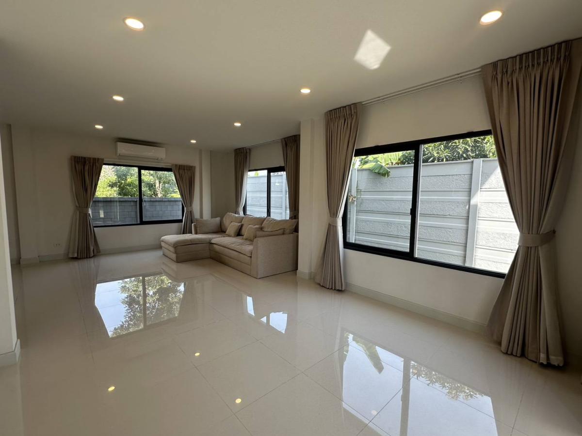 ขายบ้านพุทธมณฑล ศาลายา : 03/04/2026, บ้านเดี่ยวแปลงมุม The City บรมฯ-ทวีวัฒนา 4 ห้องนอน 
พื้นที่กว้าง ราคาพิเศษ 12.5 ล้าน ฟรีโอน พร้อมเข้าอยู่ทันที! 0642748883