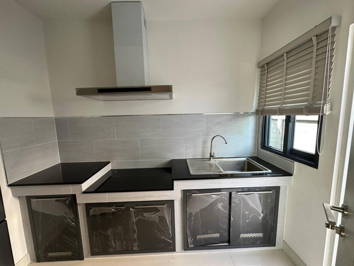 ขายบ้านพุทธมณฑล ศาลายา : 03/04/2026, บ้านเดี่ยวแปลงมุม The City บรมฯ-ทวีวัฒนา 4 ห้องนอน 
พื้นที่กว้าง ราคาพิเศษ 12.5 ล้าน ฟรีโอน พร้อมเข้าอยู่ทันที! 0642748883