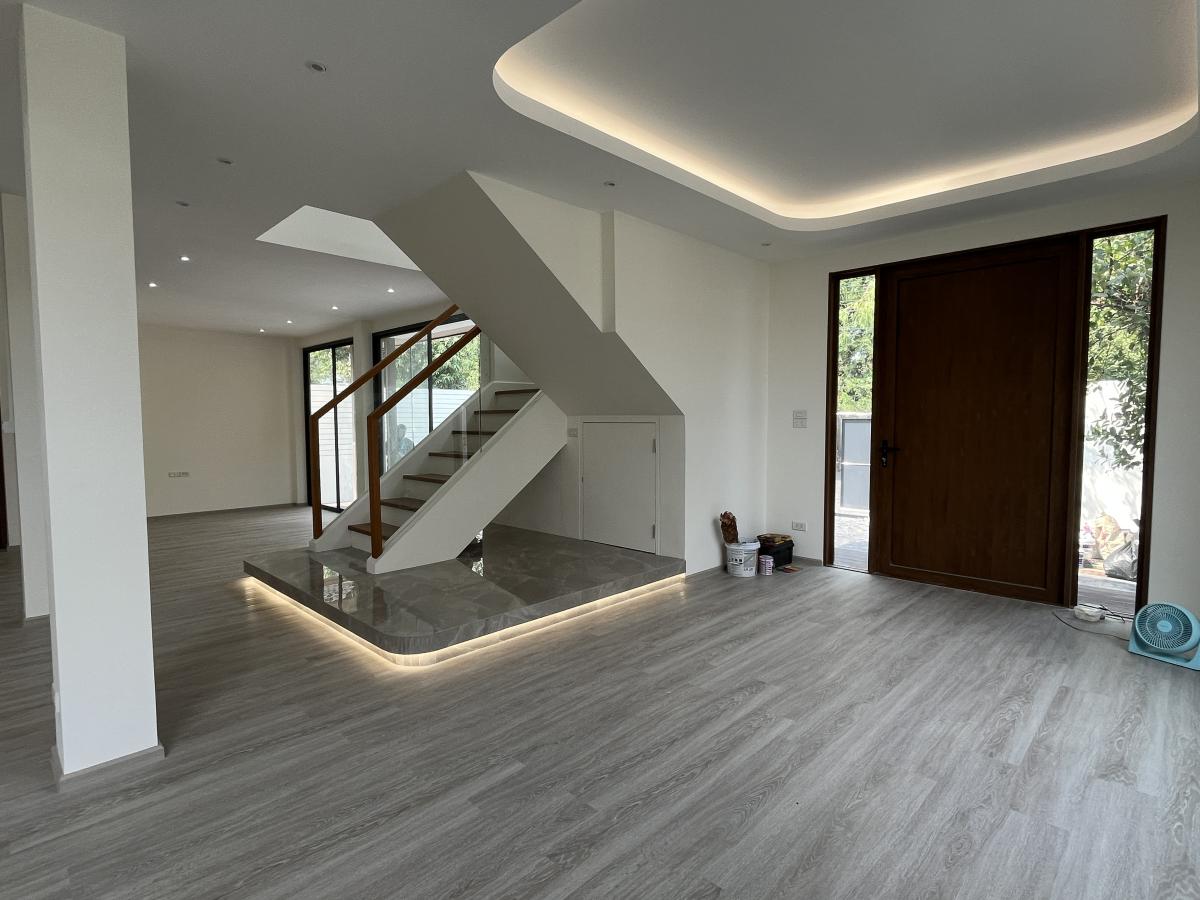 ขายบ้านอ่อนนุช อุดมสุข : 03/04/2026, บ้านเดี่ยว 4 ห้องนอน ดีไซน์มินิมอลโมเดิร์น แสงธรรมชาติทั่วบ้าน ใจกลางสุขุมวิท 71 0642748883