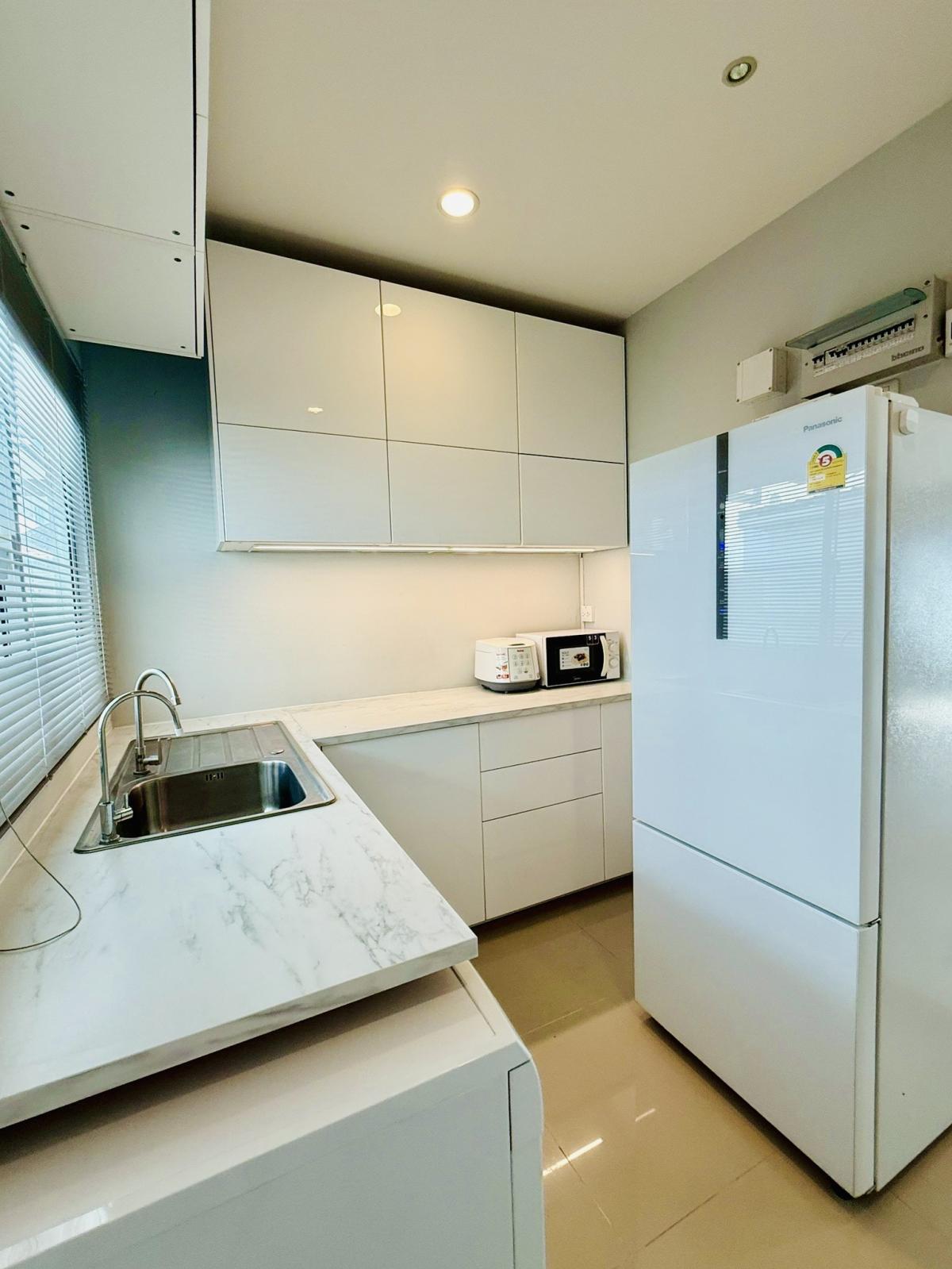 For RentHouseRathburana, Suksawat : 24/03/2026, Single house for rent, Centro Suksawat-Rama 3, ready to move in, 4 bedrooms, perfect in every area. 
New house, fully furnished, close to the expressway, convenient travel, starting at only 40,000 baht/month 0642748883