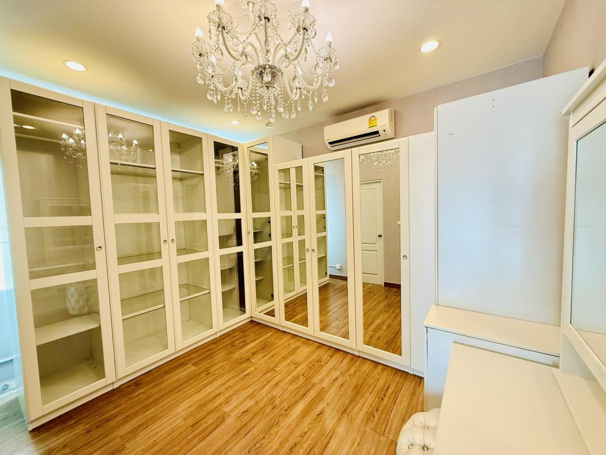 For RentHouseRathburana, Suksawat : 24/03/2026, Single house for rent, Centro Suksawat-Rama 3, ready to move in, 4 bedrooms, perfect in every area. 
New house, fully furnished, close to the expressway, convenient travel, starting at only 40,000 baht/month 0642748883